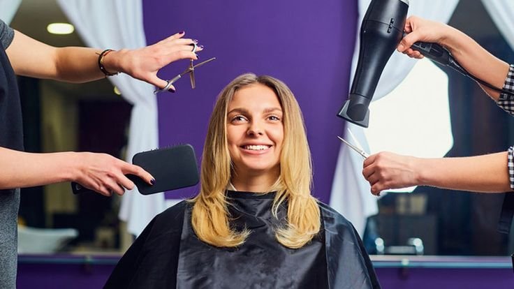 Salon Services For WoMen At US Hairline Salon