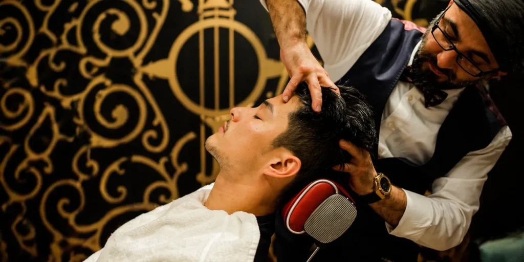 What Are Grooming and Relaxation Services for Men
